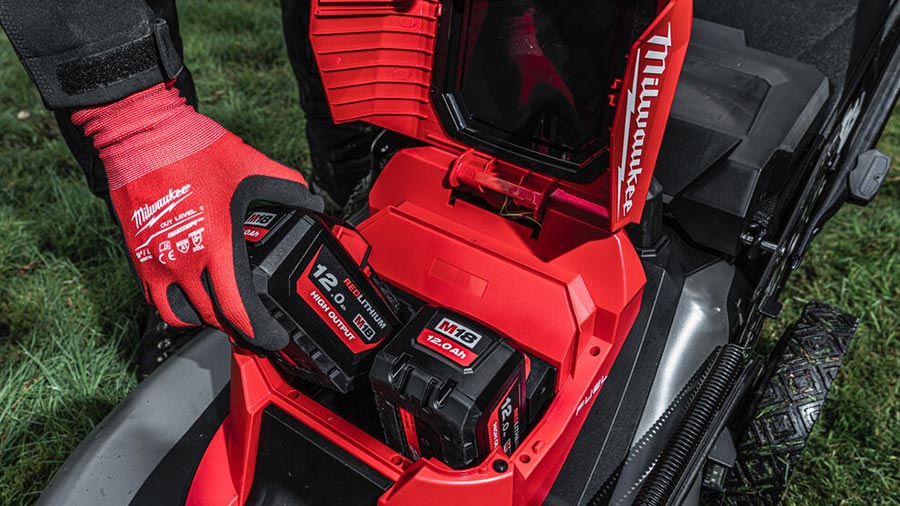 tondeuse autotractée à double batterie M18 F2LM53 Milwaukee tondeuse autotractée à double batterie M18 F2LM53 Milwaukee